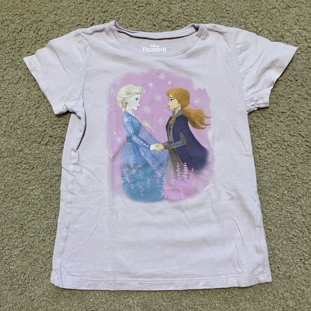 Frozen 2 short sleeve t shirt size 6/6x 🚨 final price